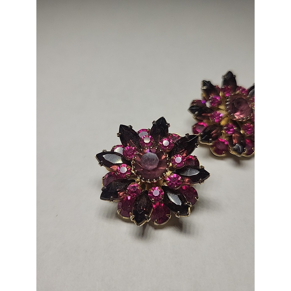 Vintage Judy Lee Fuchsia Rhinestone Cluster Flower Clip-On Earrings Gold Tone - Picture 3 of 8